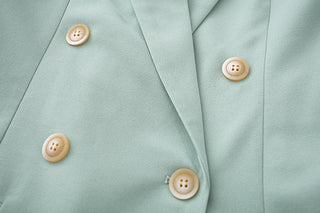 Buttoned suit jacket