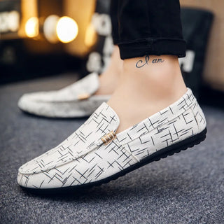 Brand Fashion Summer Style Soft Moccasins Men Loafers High Quality Leather Shoes Men Flats Shoes Casual Gommino Driving Shoes